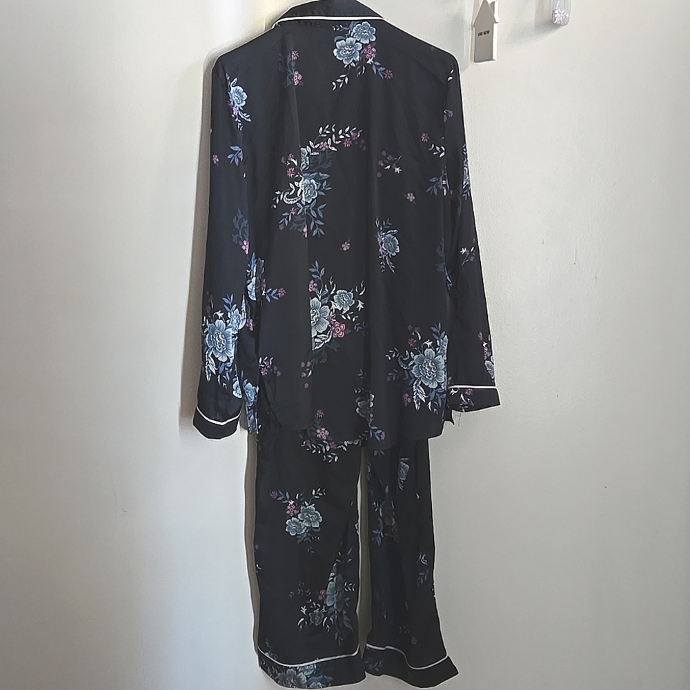 Loft Floral Black Pajama Set - Picture 6 of 11